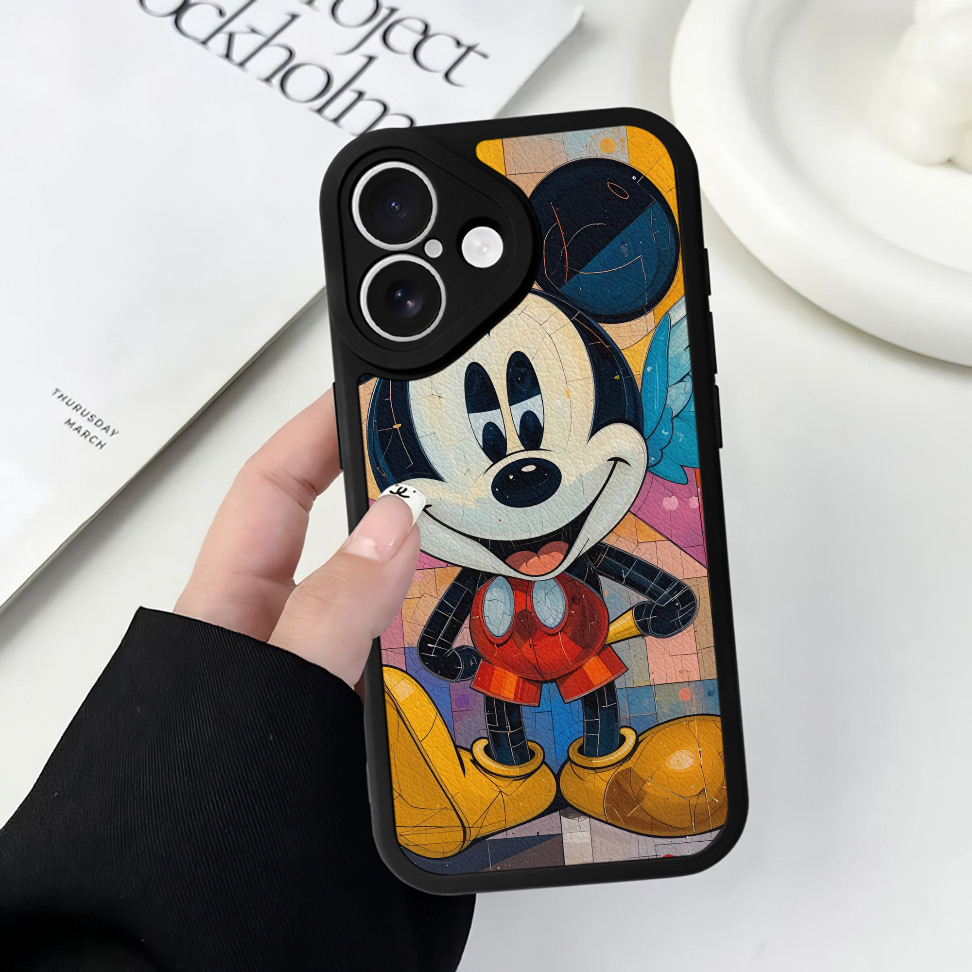 （画像用） ミッキーマウス Mickey Mouse 【iPhone 16シリーズ対応】シリコンスマホケース（レザー調） 材質：シリコン